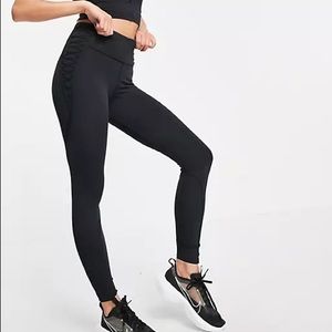 Never worn Nike Luxe Leggings